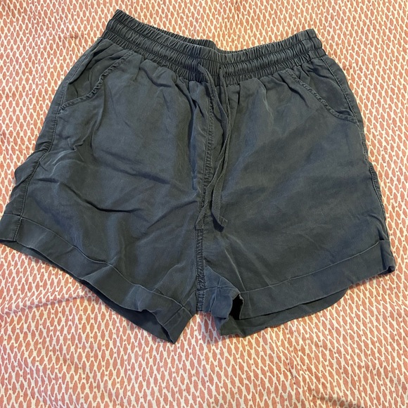 Universal Thread Grey Drawstring Shorts - Picture 2 of 4